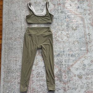 SET ACTIVE olive green workout set